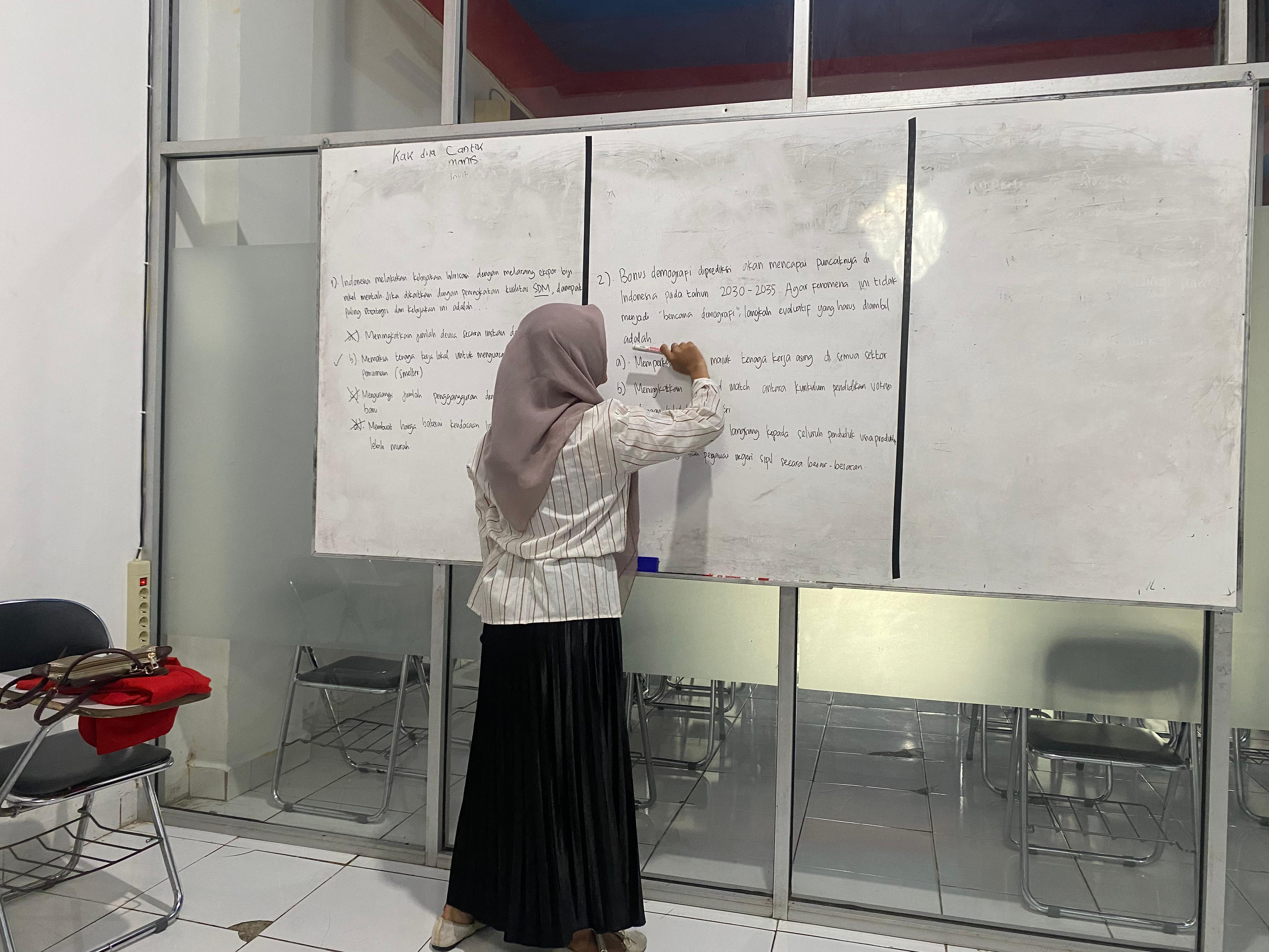 Seleksi Microteaching Calon Tentor TIEC-ID 